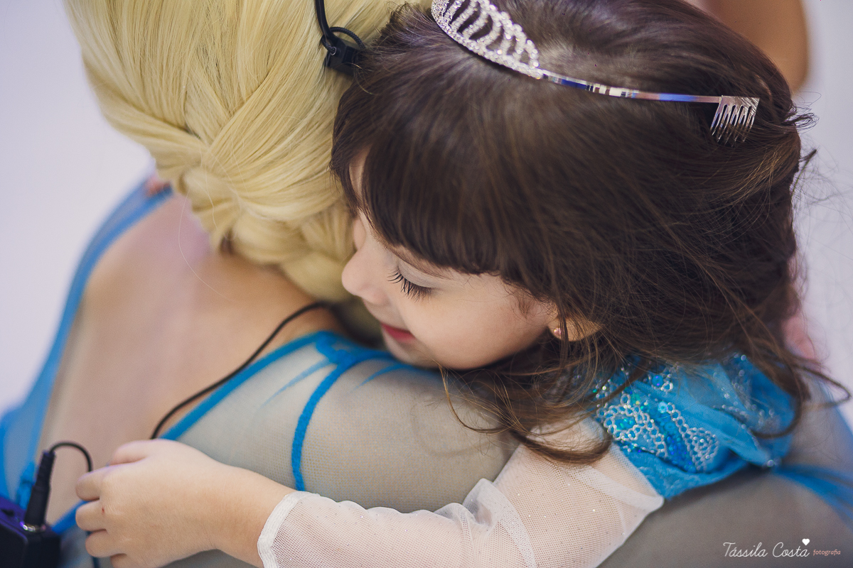 aniversário dos sonhos em vila velha es, buffet e cerimonial infantil em vila velha Catavento, rodovia do sol, praia de itaparica, tema frozen, luisa 3 anos, decoracao de aniversario de menina