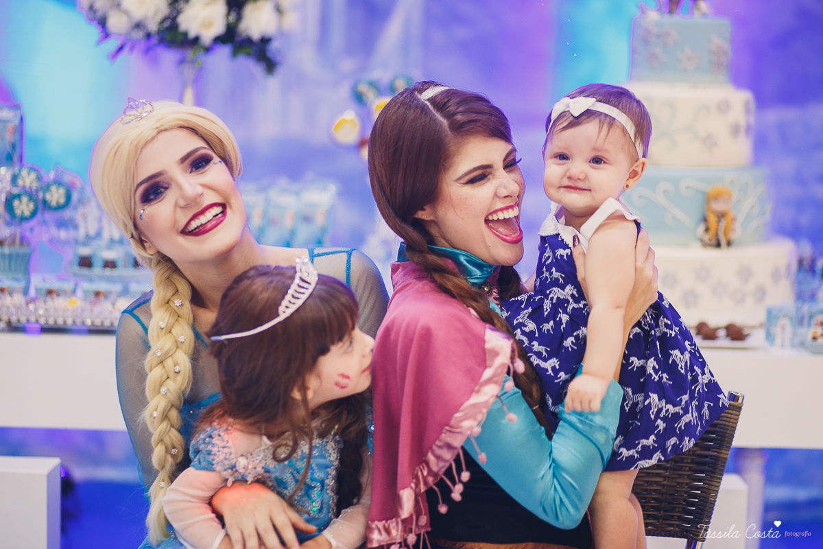 aniversário dos sonhos em vila velha es, buffet e cerimonial infantil em vila velha Catavento, rodovia do sol, praia de itaparica, tema frozen, luisa 3 anos, decoracao de aniversario de menina