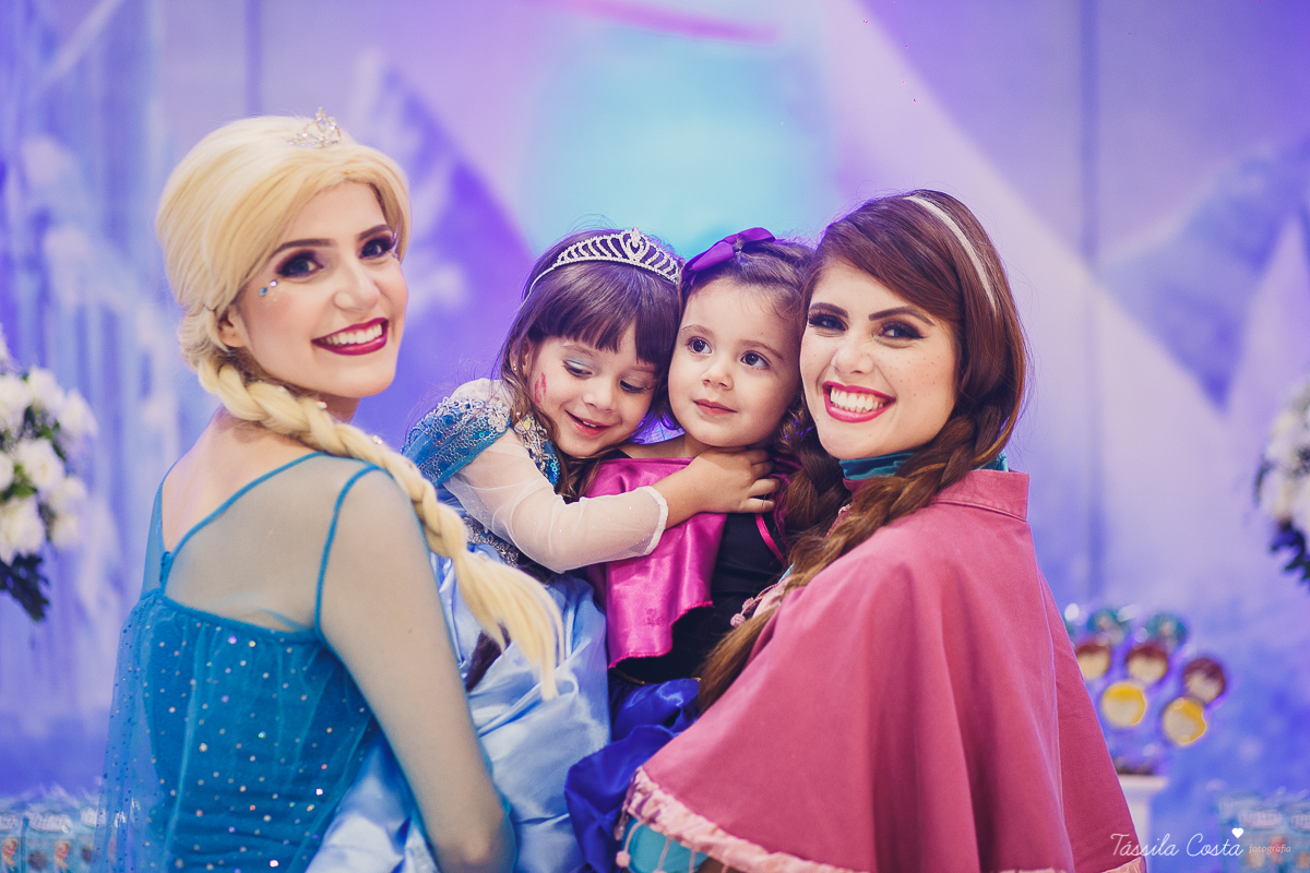 aniversário dos sonhos em vila velha es, buffet e cerimonial infantil em vila velha Catavento, rodovia do sol, praia de itaparica, tema frozen, luisa 3 anos, decoracao de aniversario de menina