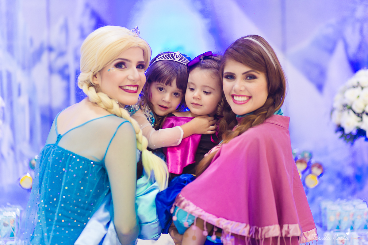 aniversário dos sonhos em vila velha es, buffet e cerimonial infantil em vila velha Catavento, rodovia do sol, praia de itaparica, tema frozen, luisa 3 anos, decoracao de aniversario de menina