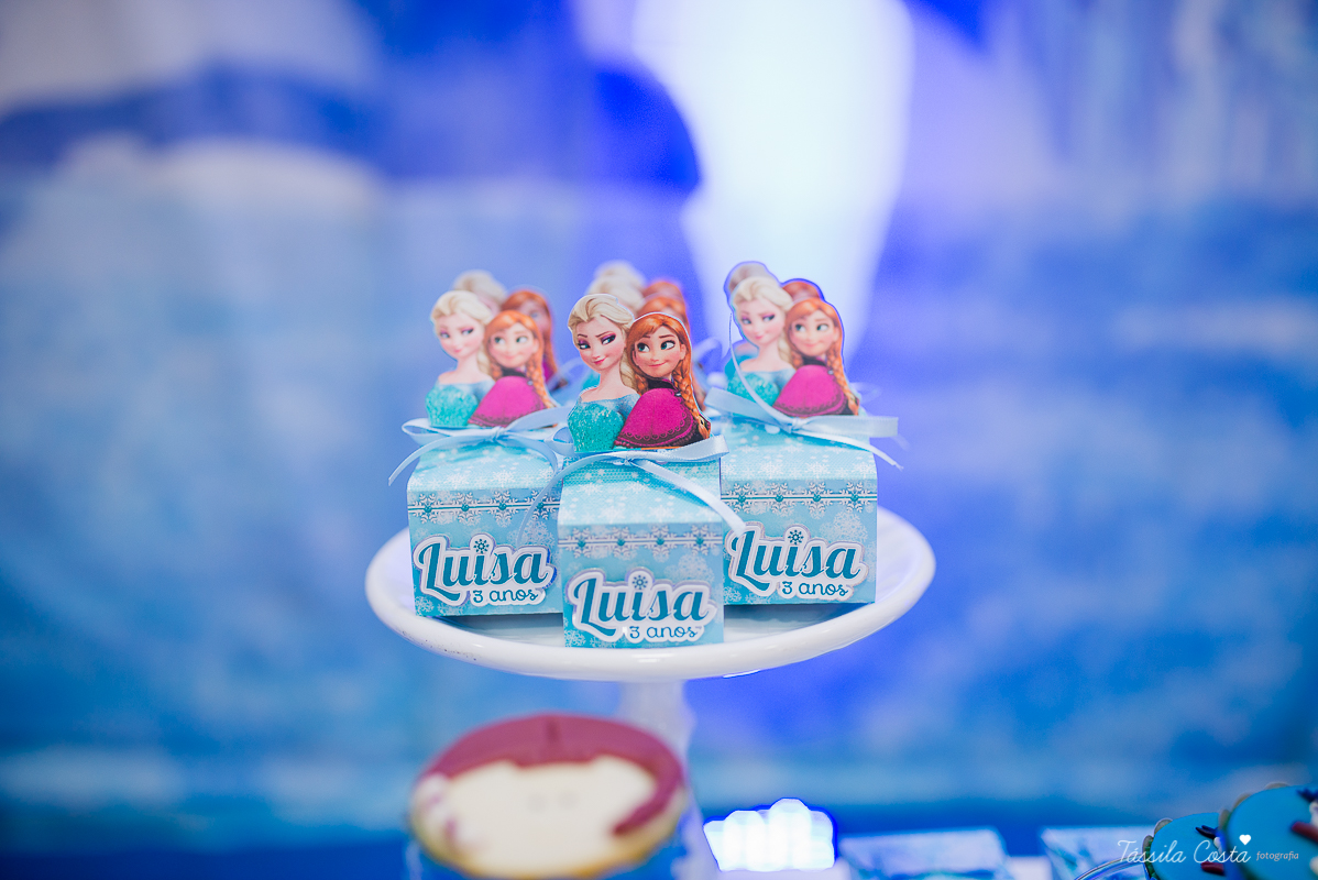 aniversário dos sonhos em vila velha es, buffet e cerimonial infantil em vila velha Catavento, rodovia do sol, praia de itaparica, tema frozen, luisa 3 anos, decoracao de aniversario de menina
