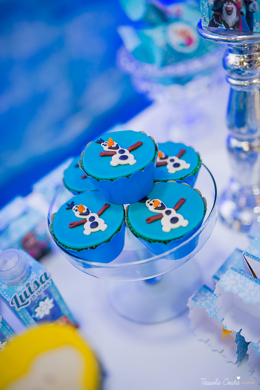 aniversário dos sonhos em vila velha es, buffet e cerimonial infantil em vila velha Catavento, rodovia do sol, praia de itaparica, tema frozen, luisa 3 anos, decoracao de aniversario de menina