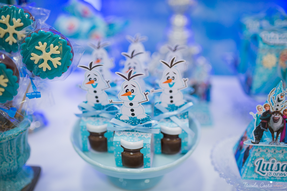 aniversário dos sonhos em vila velha es, buffet e cerimonial infantil em vila velha Catavento, rodovia do sol, praia de itaparica, tema frozen, luisa 3 anos, decoracao de aniversario de menina