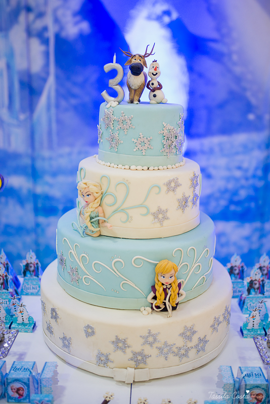 aniversário dos sonhos em vila velha es, buffet e cerimonial infantil em vila velha Catavento, rodovia do sol, praia de itaparica, tema frozen, luisa 3 anos, decoracao de aniversario de menina