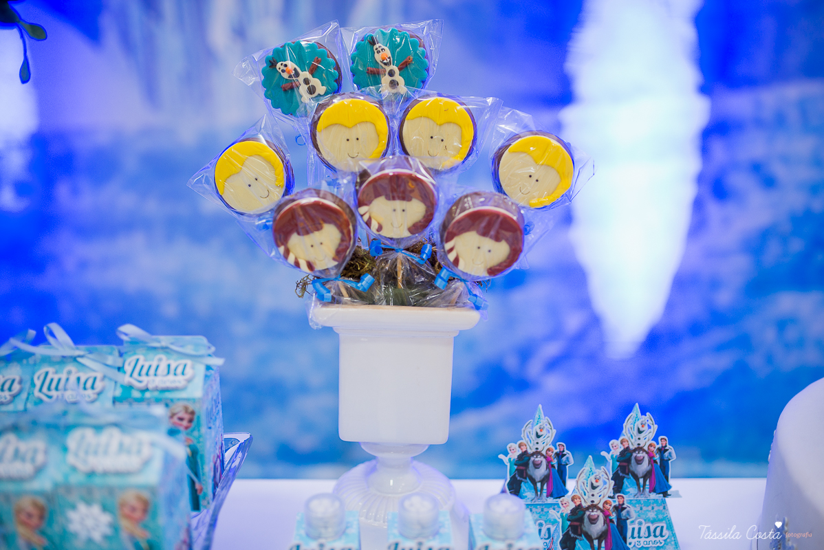 aniversário dos sonhos em vila velha es, buffet e cerimonial infantil em vila velha Catavento, rodovia do sol, praia de itaparica, tema frozen, luisa 3 anos, decoracao de aniversario de menina