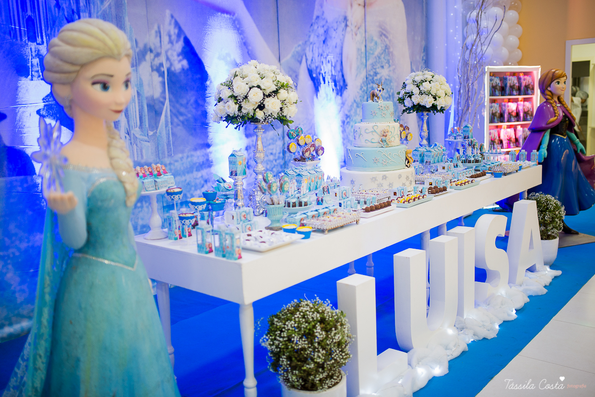 aniversário dos sonhos em vila velha es, buffet e cerimonial infantil em vila velha Catavento, rodovia do sol, praia de itaparica, tema frozen, luisa 3 anos, decoracao de aniversario de menina