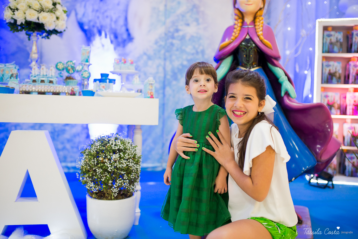 aniversário dos sonhos em vila velha es, buffet e cerimonial infantil em vila velha Catavento, rodovia do sol, praia de itaparica, tema frozen, luisa 3 anos, decoracao de aniversario de menina
