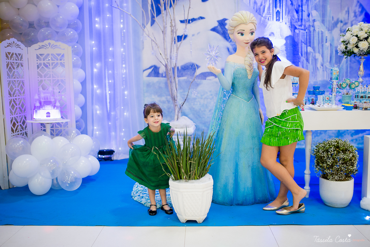 aniversário dos sonhos em vila velha es, buffet e cerimonial infantil em vila velha Catavento, rodovia do sol, praia de itaparica, tema frozen, luisa 3 anos, decoracao de aniversario de menina