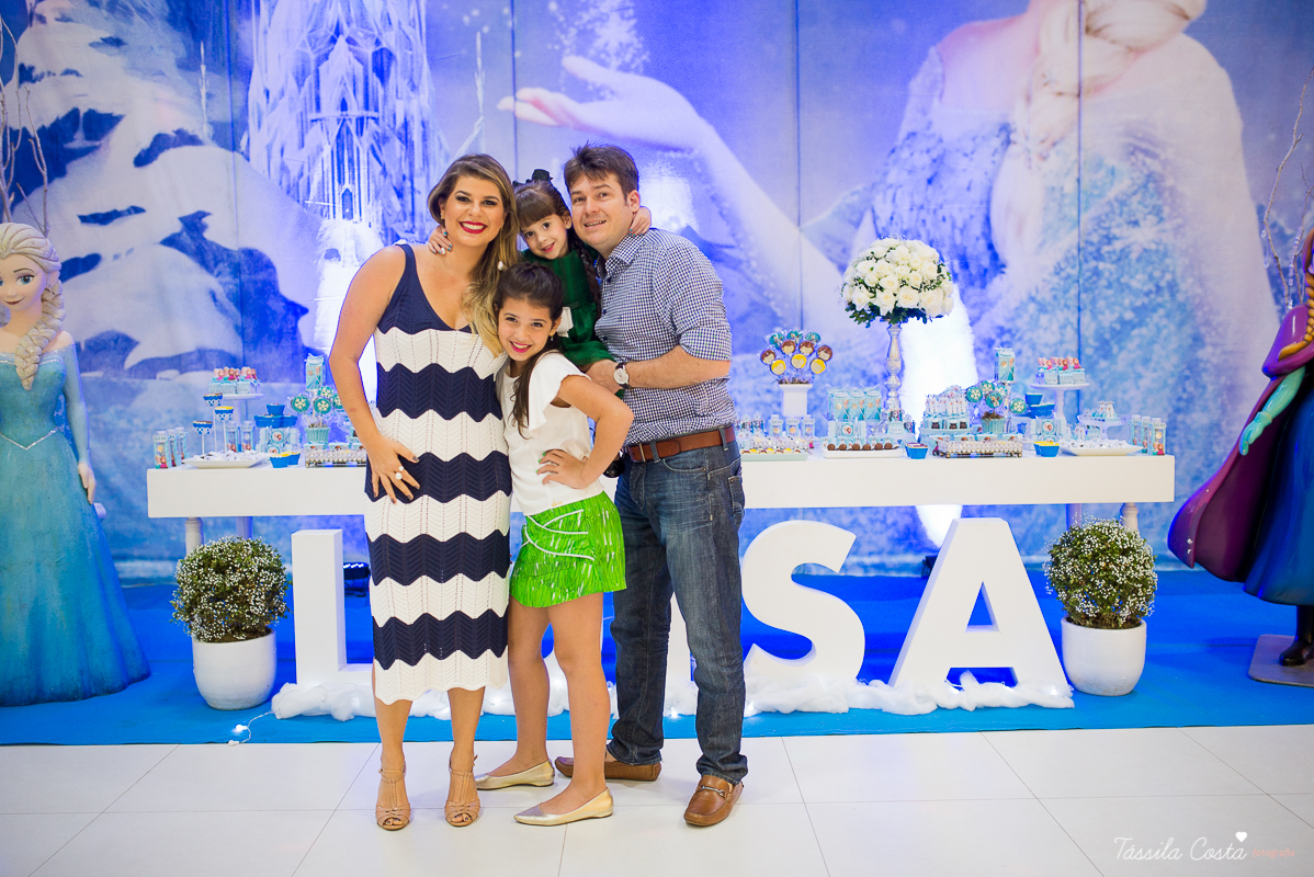 aniversário dos sonhos em vila velha es, buffet e cerimonial infantil em vila velha Catavento, rodovia do sol, praia de itaparica, tema frozen, luisa 3 anos, decoracao de aniversario de menina
