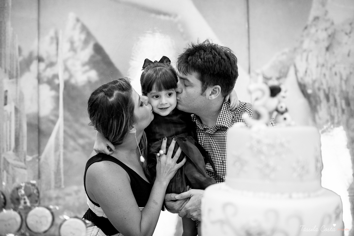 aniversário dos sonhos em vila velha es, buffet e cerimonial infantil em vila velha Catavento, rodovia do sol, praia de itaparica, tema frozen, luisa 3 anos, decoracao de aniversario de menina