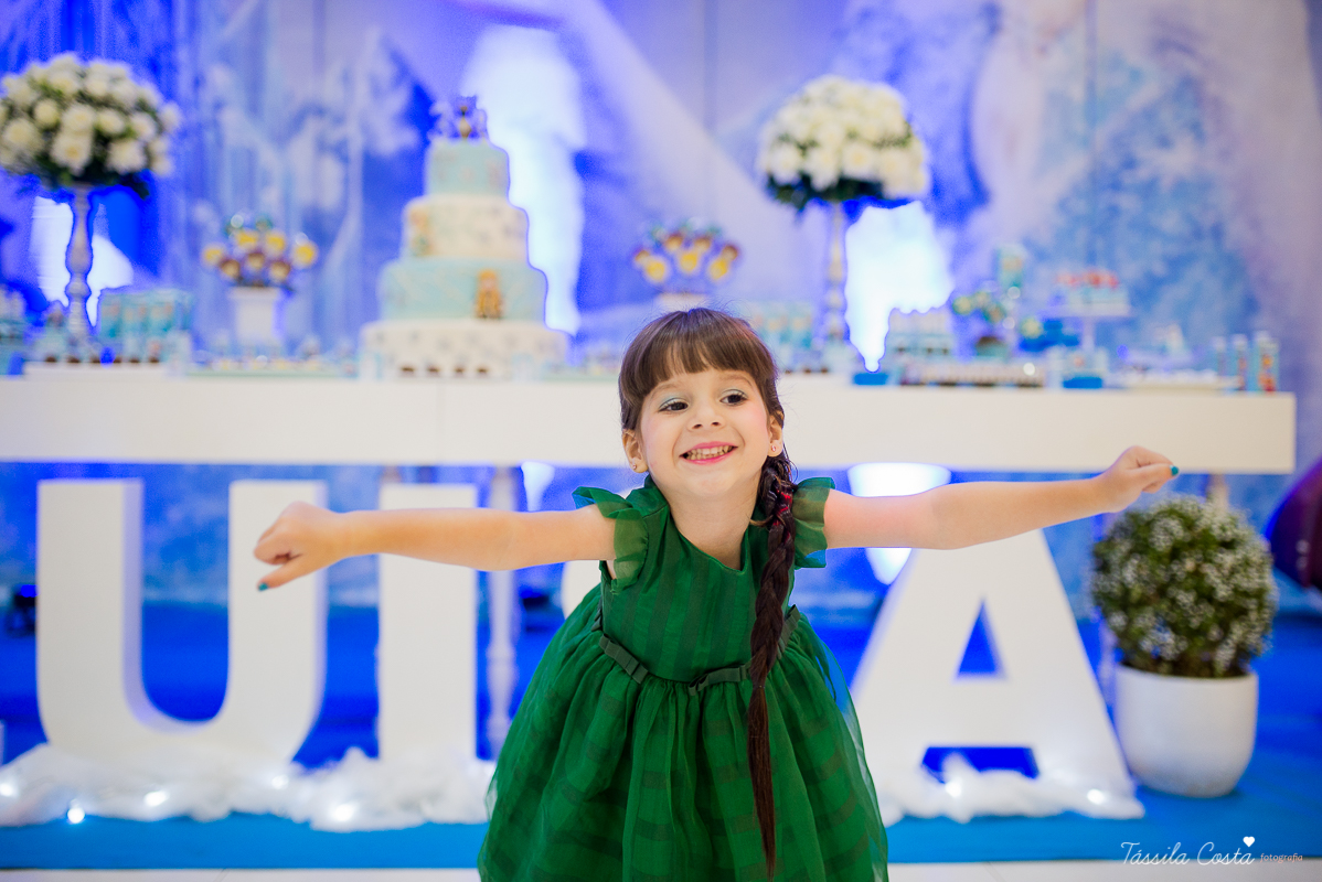 aniversário dos sonhos em vila velha es, buffet e cerimonial infantil em vila velha Catavento, rodovia do sol, praia de itaparica, tema frozen, luisa 3 anos, decoracao de aniversario de menina