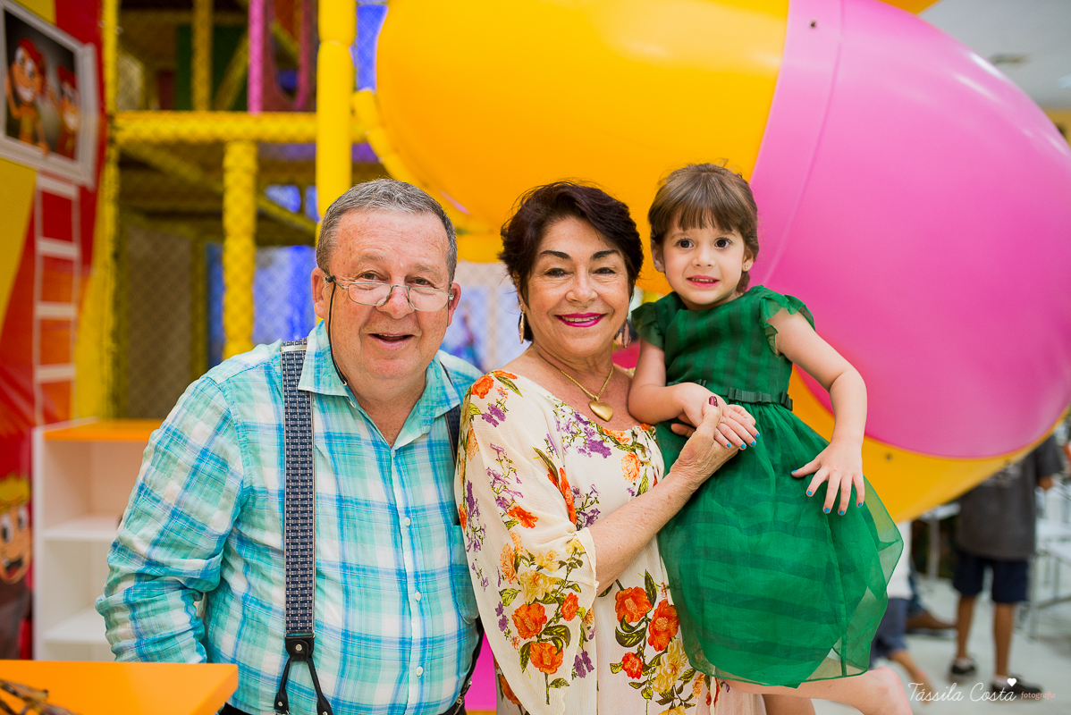 aniversário dos sonhos em vila velha es, buffet e cerimonial infantil em vila velha Catavento, rodovia do sol, praia de itaparica, tema frozen, luisa 3 anos, decoracao de aniversario de menina