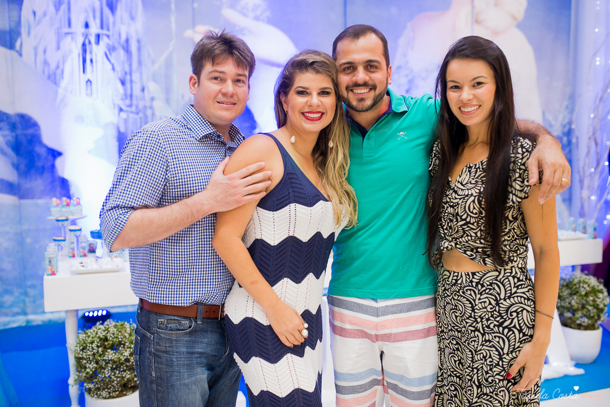 aniversário dos sonhos em vila velha es, buffet e cerimonial infantil em vila velha Catavento, rodovia do sol, praia de itaparica, tema frozen, luisa 3 anos, decoracao de aniversario de menina