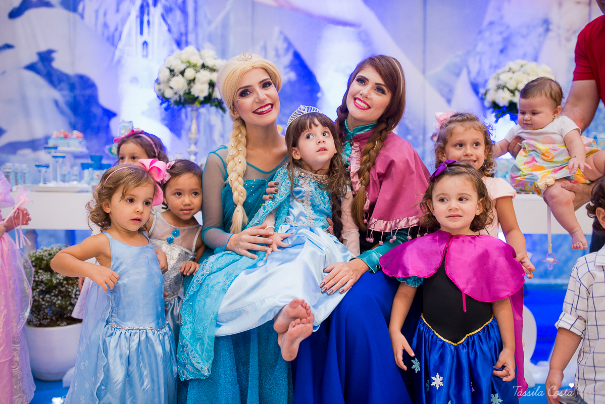 aniversário dos sonhos em vila velha es, buffet e cerimonial infantil em vila velha Catavento, rodovia do sol, praia de itaparica, tema frozen, luisa 3 anos, decoracao de aniversario de menina