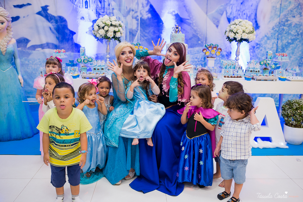 aniversário dos sonhos em vila velha es, buffet e cerimonial infantil em vila velha Catavento, rodovia do sol, praia de itaparica, tema frozen, luisa 3 anos, decoracao de aniversario de menina