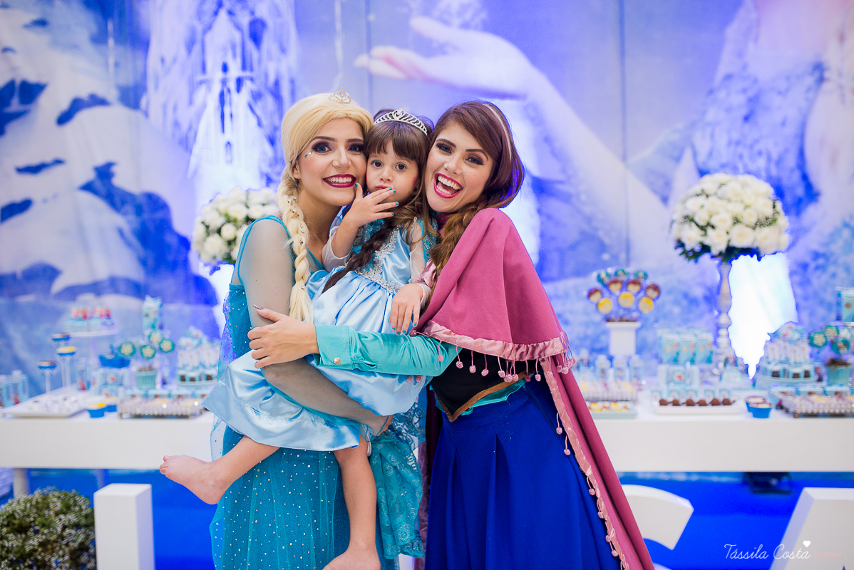 aniversário dos sonhos em vila velha es, buffet e cerimonial infantil em vila velha Catavento, rodovia do sol, praia de itaparica, tema frozen, luisa 3 anos, decoracao de aniversario de menina