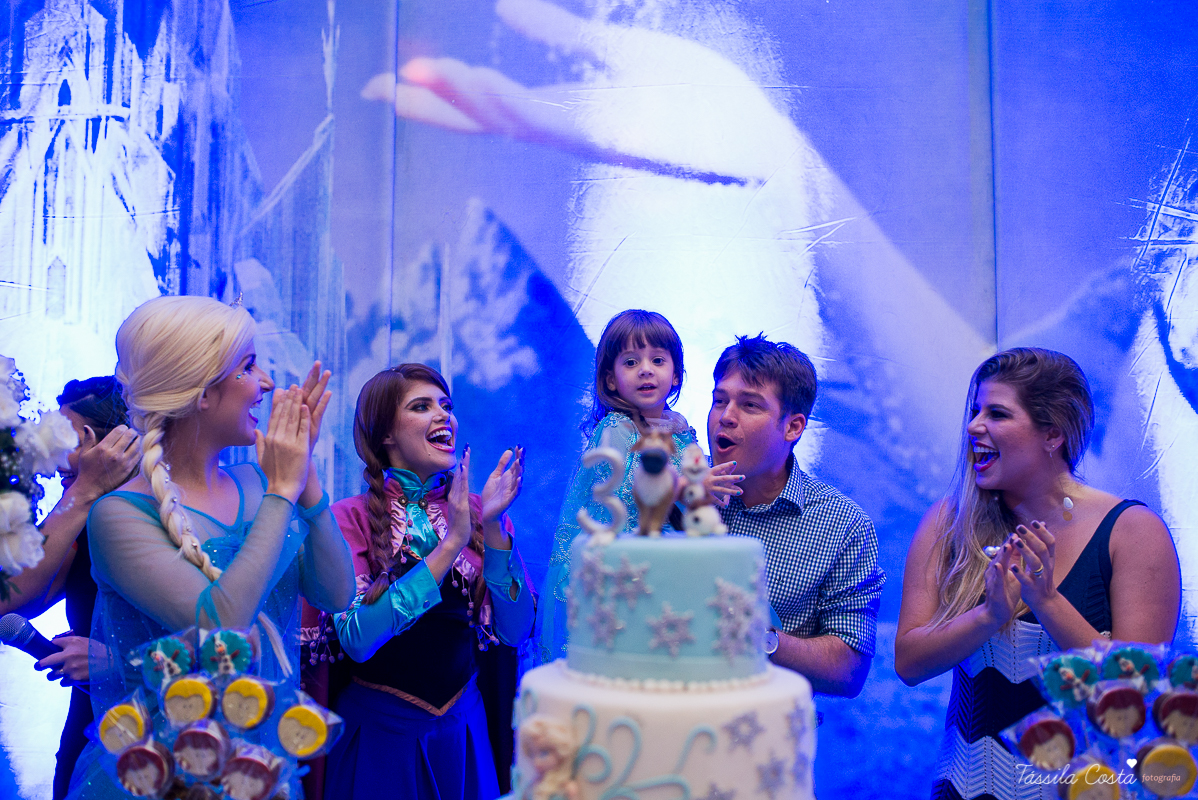 aniversário dos sonhos em vila velha es, buffet e cerimonial infantil em vila velha Catavento, rodovia do sol, praia de itaparica, tema frozen, luisa 3 anos, decoracao de aniversario de menina