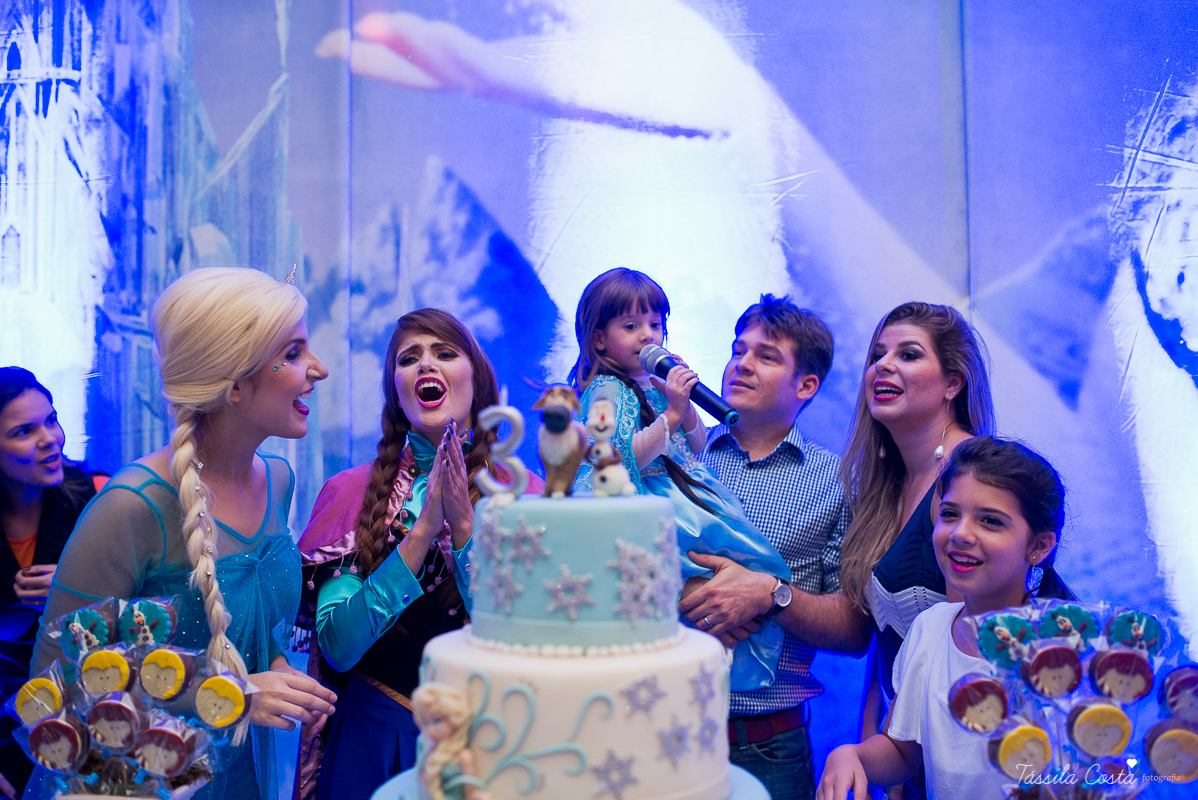 aniversário dos sonhos em vila velha es, buffet e cerimonial infantil em vila velha Catavento, rodovia do sol, praia de itaparica, tema frozen, luisa 3 anos, decoracao de aniversario de menina