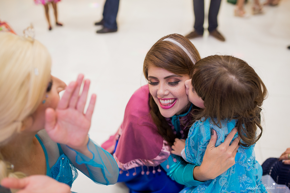 aniversário dos sonhos em vila velha es, buffet e cerimonial infantil em vila velha Catavento, rodovia do sol, praia de itaparica, tema frozen, luisa 3 anos, decoracao de aniversario de menina