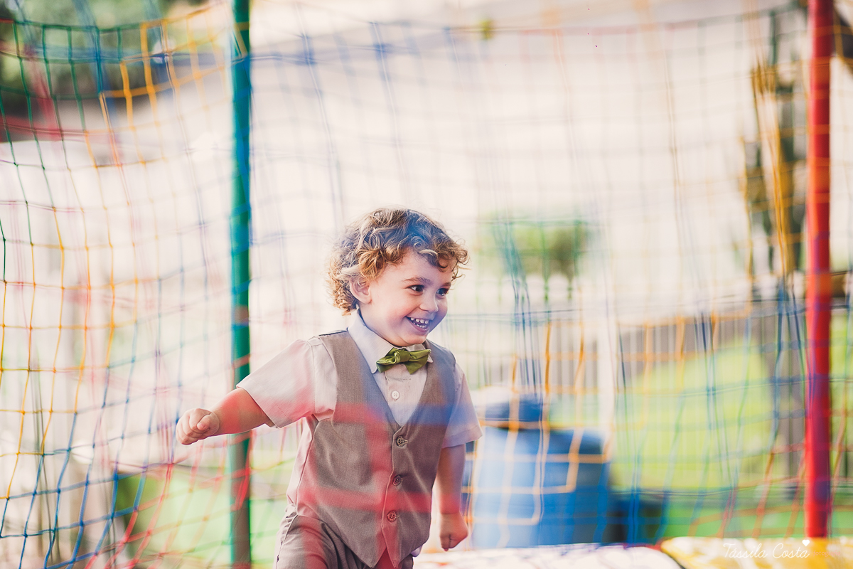 festa de menino, no tema safari, decoração infantil com luzes, miguel 2 anos, filho da cerimonialista daieny fasolo, 2 anos, festa safari, tássila costa