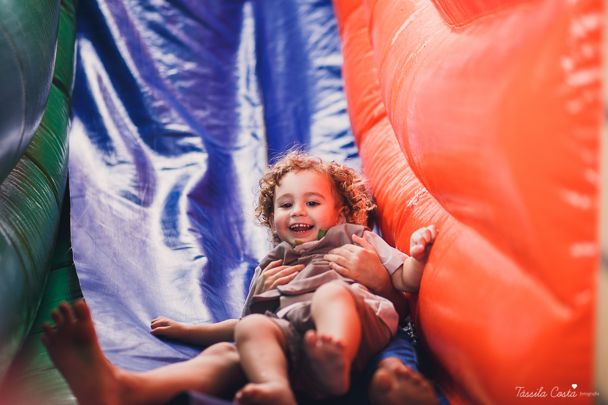 festa de menino, no tema safari, decoração infantil com luzes, miguel 2 anos, filho da cerimonialista daieny fasolo, 2 anos, festa safari, tássila costa