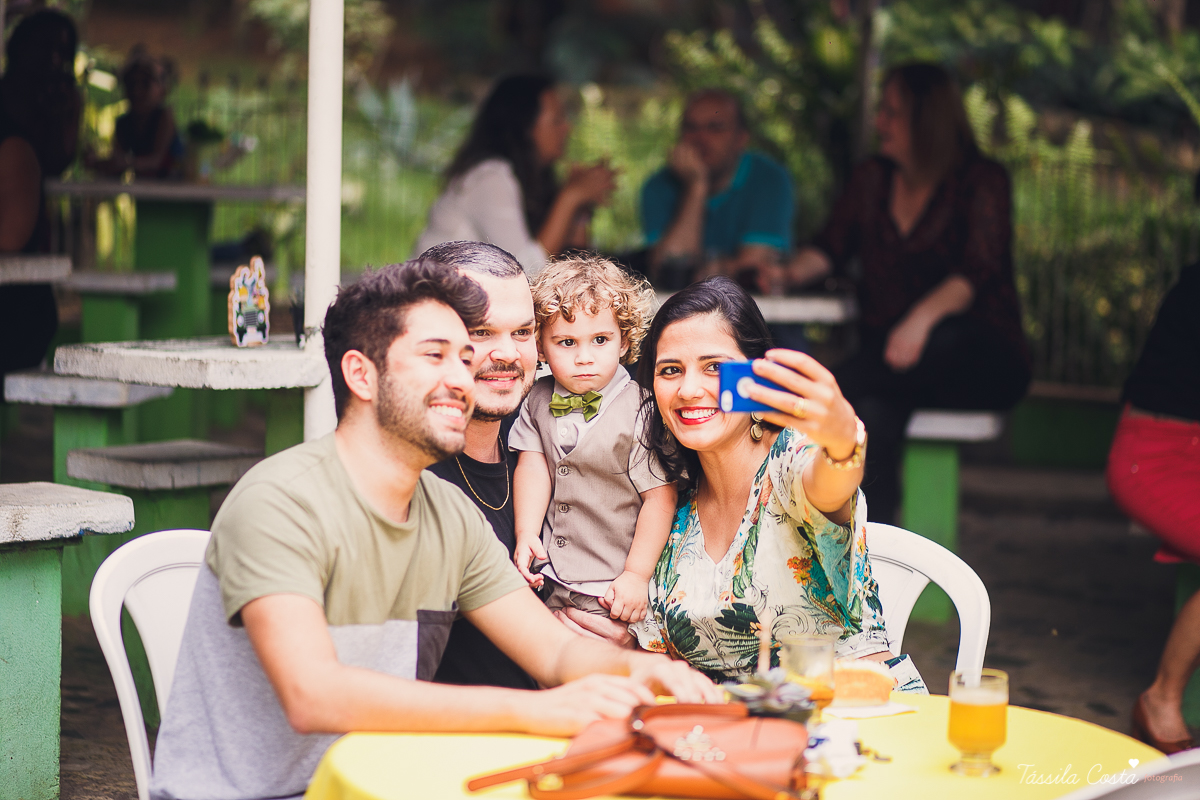 festa de menino, no tema safari, decoração infantil com luzes, miguel 2 anos, filho da cerimonialista daieny fasolo, 2 anos, festa safari, tássila costa