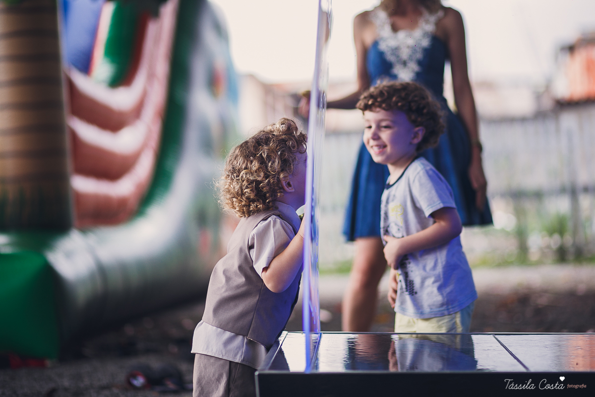 festa de menino, no tema safari, decoração infantil com luzes, miguel 2 anos, filho da cerimonialista daieny fasolo, 2 anos, festa safari, tássila costa