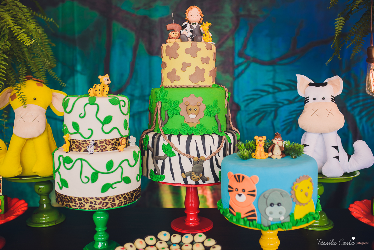 festa de menino, no tema safari, decoração infantil com luzes, miguel 2 anos, filho da cerimonialista daieny fasolo, 2 anos, festa safari, tássila costa