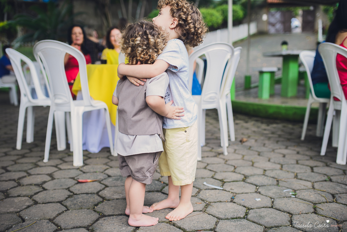 festa de menino, no tema safari, decoração infantil com luzes, miguel 2 anos, filho da cerimonialista daieny fasolo, 2 anos, festa safari, tássila costa
