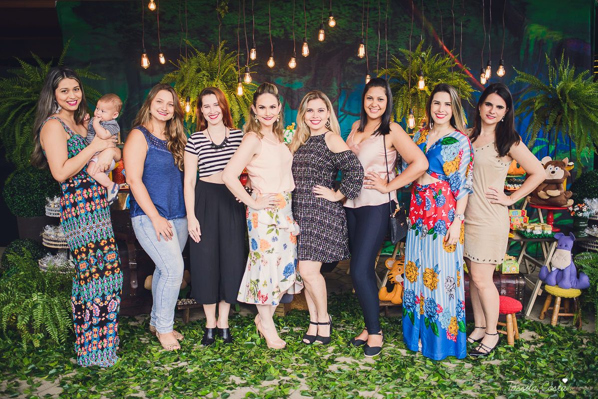 festa de menino, no tema safari, decoração infantil com luzes, miguel 2 anos, filho da cerimonialista daieny fasolo, 2 anos, festa safari, tássila costa