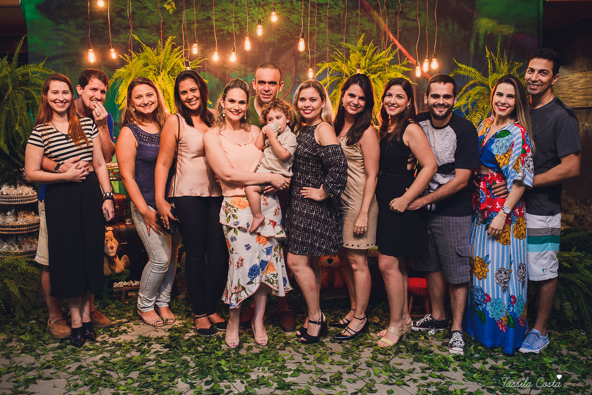 festa de menino, no tema safari, decoração infantil com luzes, miguel 2 anos, filho da cerimonialista daieny fasolo, 2 anos, festa safari, tássila costa