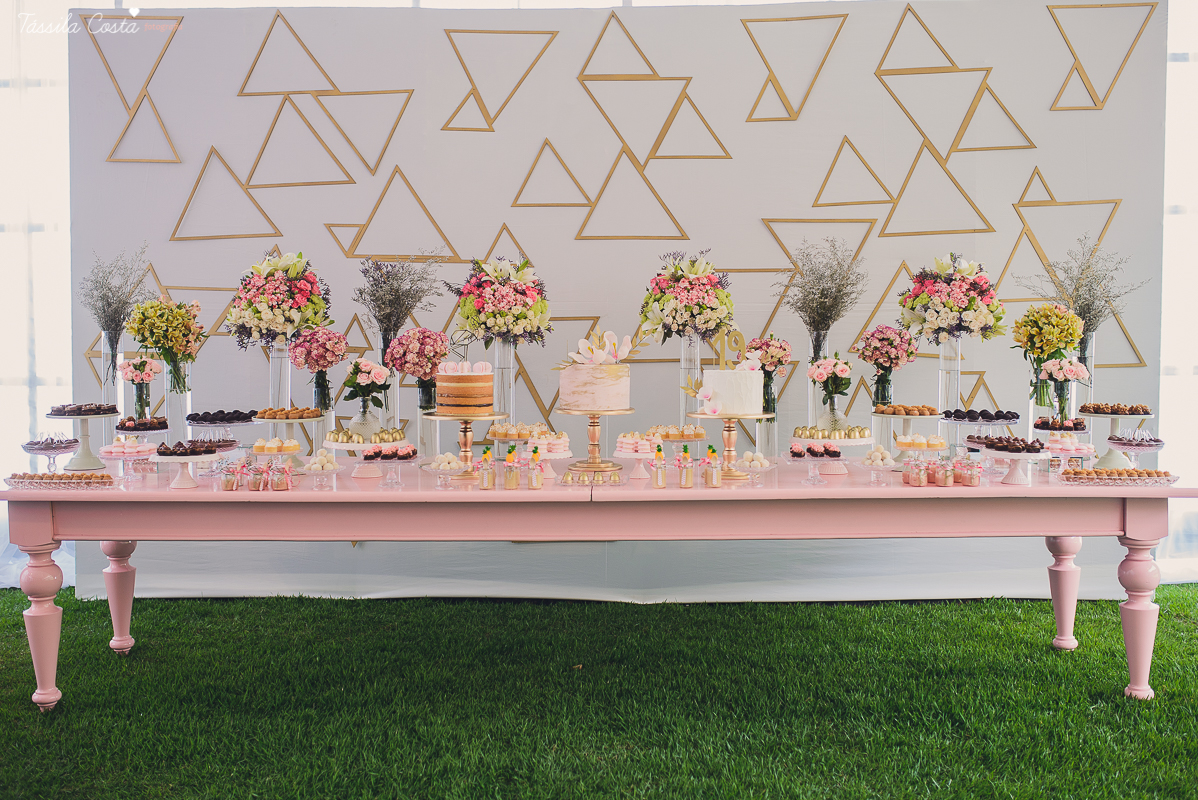 FESTA DA LÍVIA TORRES, NO MORRO DO MORENO, FAMILIA TORRES, FORTLEV, DECORAÇÃO BY CAMILA SARMENTO, BOLO MICHELLIX, TÁSSILA COSTA FOTOGRAFIA