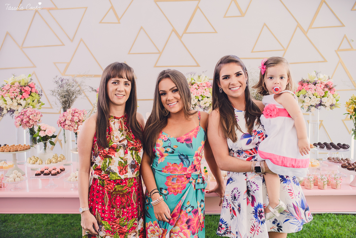FESTA DA LÍVIA TORRES, NO MORRO DO MORENO, FAMILIA TORRES, FORTLEV, DECORAÇÃO BY CAMILA SARMENTO, BOLO MICHELLIX, TÁSSILA COSTA FOTOGRAFIA