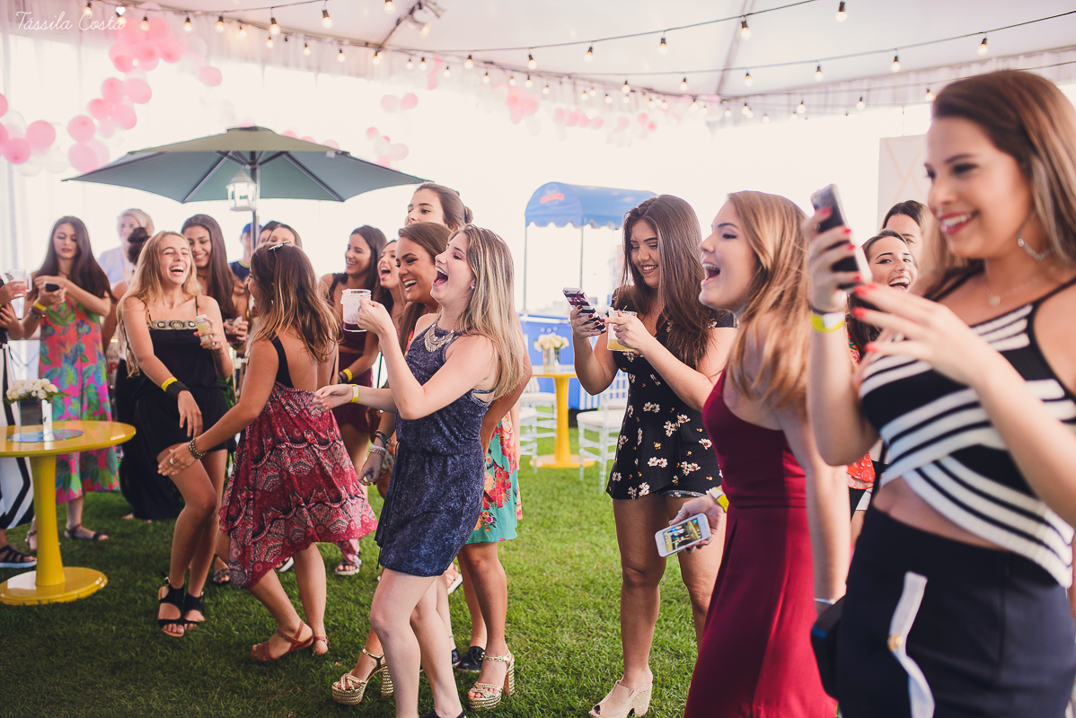 FESTA DA LÍVIA TORRES, NO MORRO DO MORENO, FAMILIA TORRES, FORTLEV, DECORAÇÃO BY CAMILA SARMENTO, BOLO MICHELLIX, TÁSSILA COSTA FOTOGRAFIA