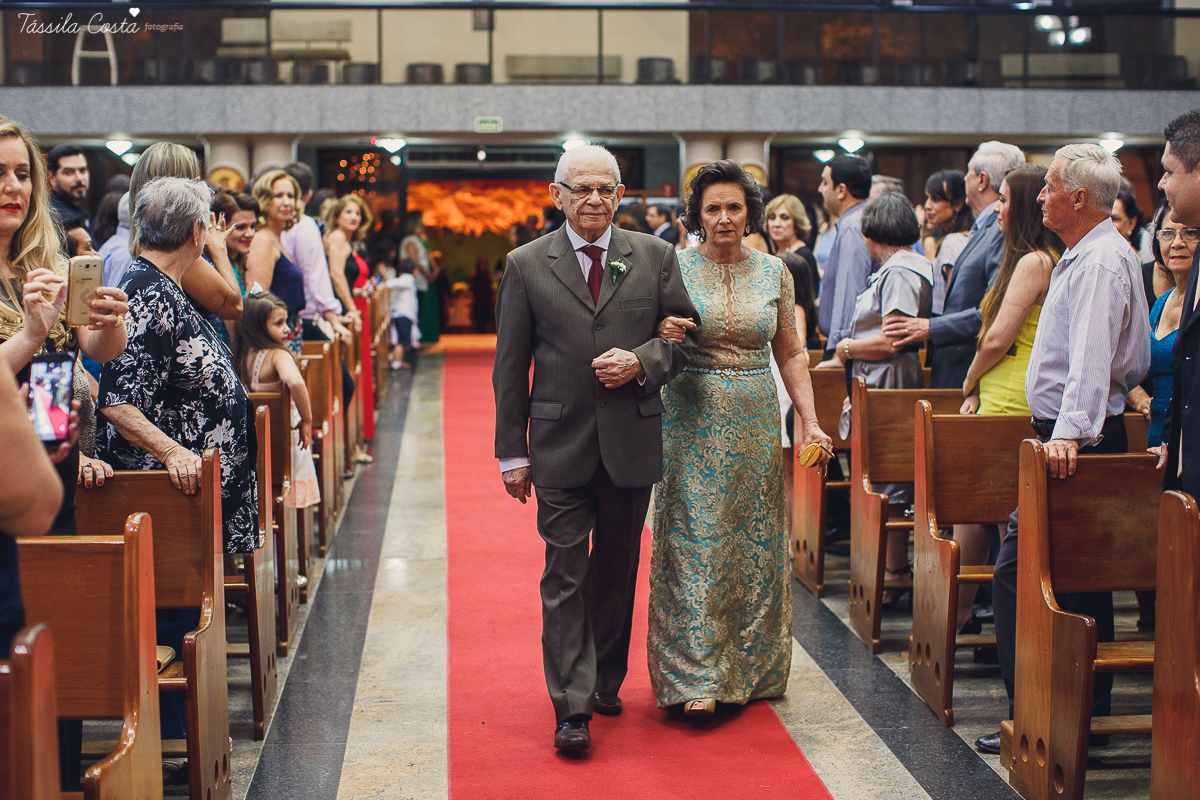 casamento lindo, em vitória es, do professor de publicidade da faculdade Faesa Gustavo, Guga, e a dentista Juliana, na Igreja Cristo Redentor, em Goiabeiras, em Vitória ES