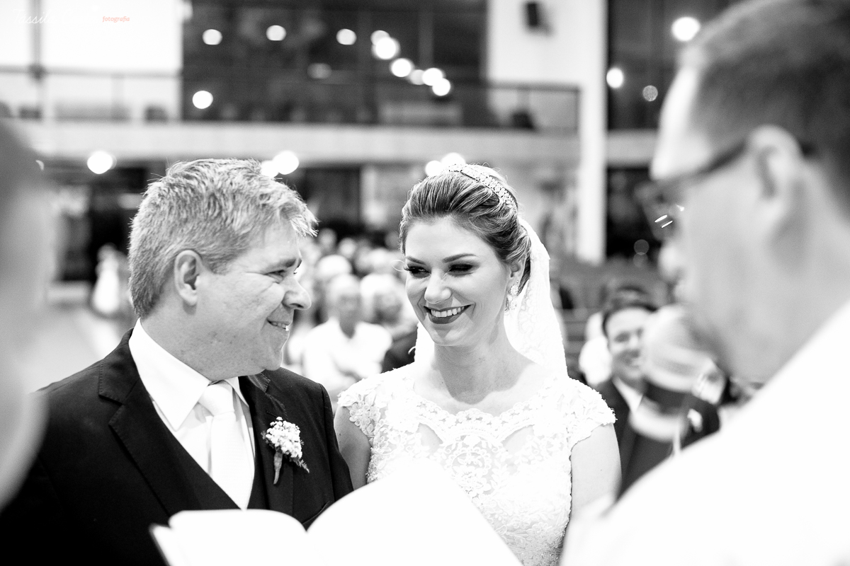 casamento lindo, em vitória es, do professor de publicidade da faculdade Faesa Gustavo, Guga, e a dentista Juliana, na Igreja Cristo Redentor, em Goiabeiras, em Vitória ES