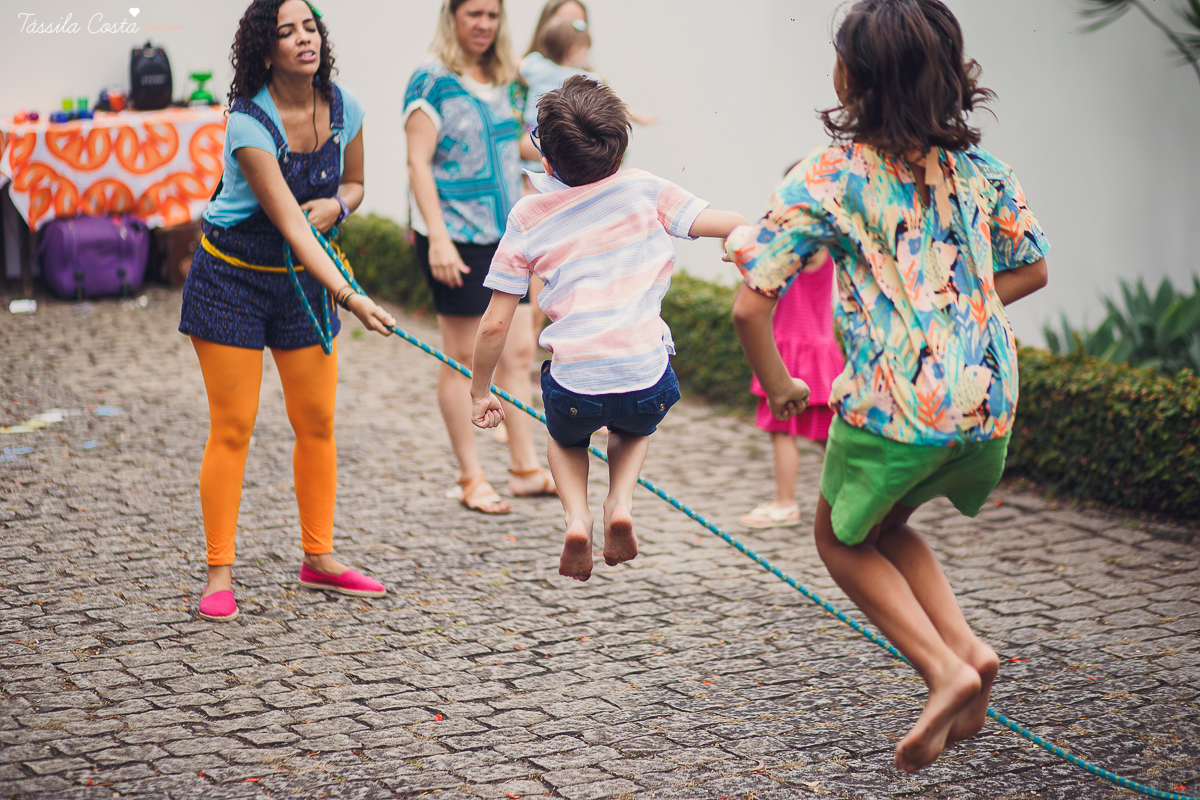 festa infantil na casa da vó, no bairro Ilha do Frade, família Tommasi, Loratórios Tommasi, Vitória ES, decoração Ipê Amarelo Festas, Filmagem Mano Birck