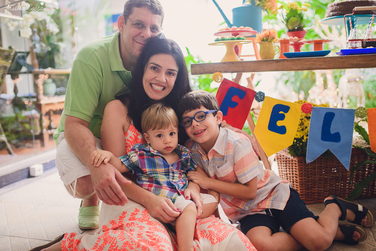 festa infantil na casa da vó, no bairro Ilha do Frade, família Tommasi, Loratórios Tommasi, Vitória ES, decoração Ipê Amarelo Festas, Filmagem Mano Birck