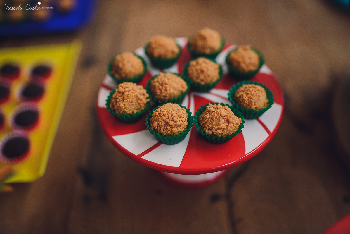 festa infantil na casa da vó, no bairro Ilha do Frade, família Tommasi, Loratórios Tommasi, Vitória ES, decoração Ipê Amarelo Festas, Filmagem Mano Birck