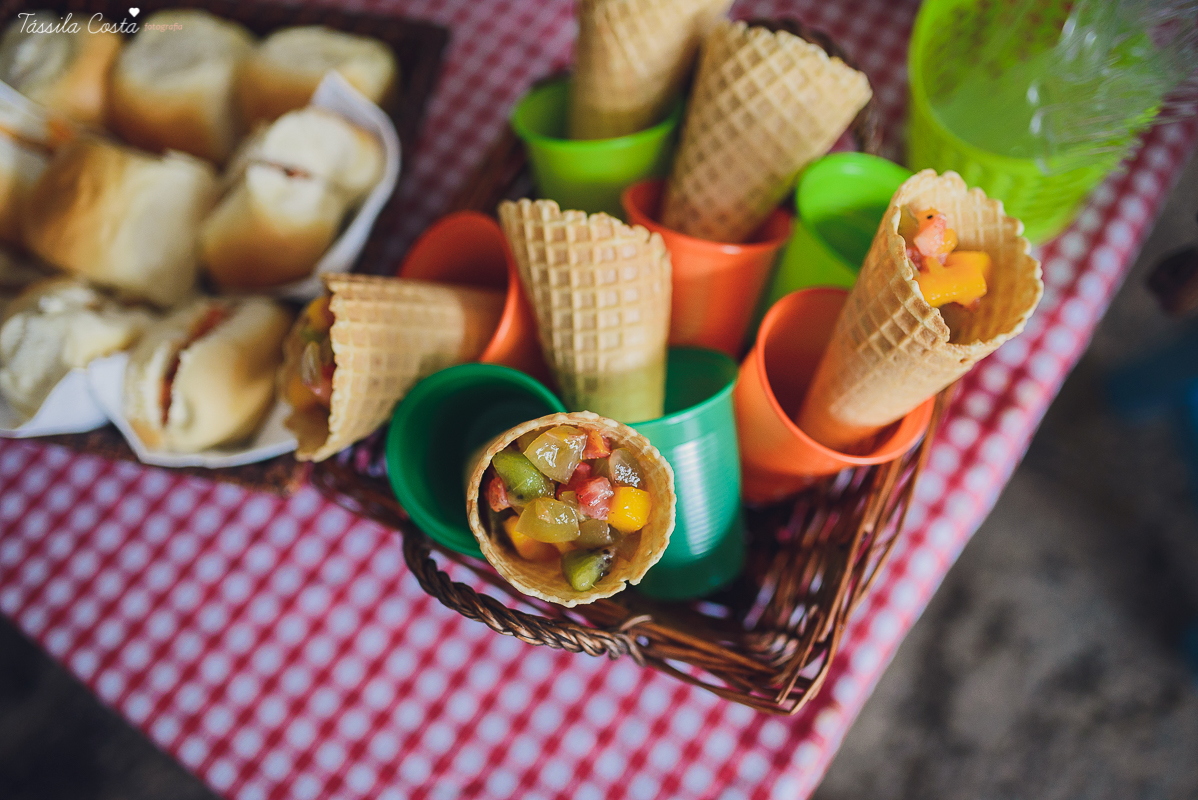 festa infantil na casa da vó, no bairro Ilha do Frade, família Tommasi, Loratórios Tommasi, Vitória ES, decoração Ipê Amarelo Festas, Filmagem Mano Birck