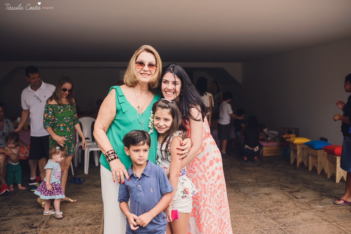 festa infantil na casa da vó, no bairro Ilha do Frade, família Tommasi, Loratórios Tommasi, Vitória ES, decoração Ipê Amarelo Festas, Filmagem Mano Birck