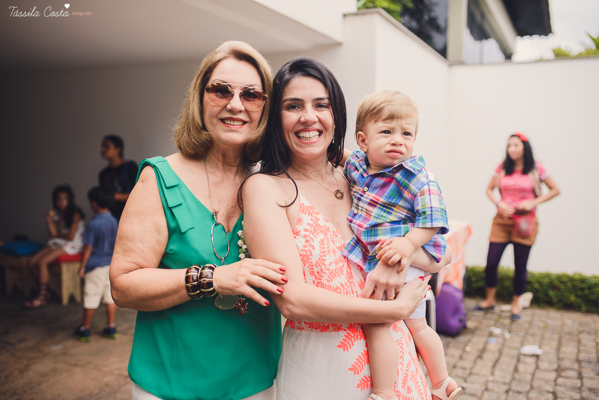 festa infantil na casa da vó, no bairro Ilha do Frade, família Tommasi, Loratórios Tommasi, Vitória ES, decoração Ipê Amarelo Festas, Filmagem Mano Birck
