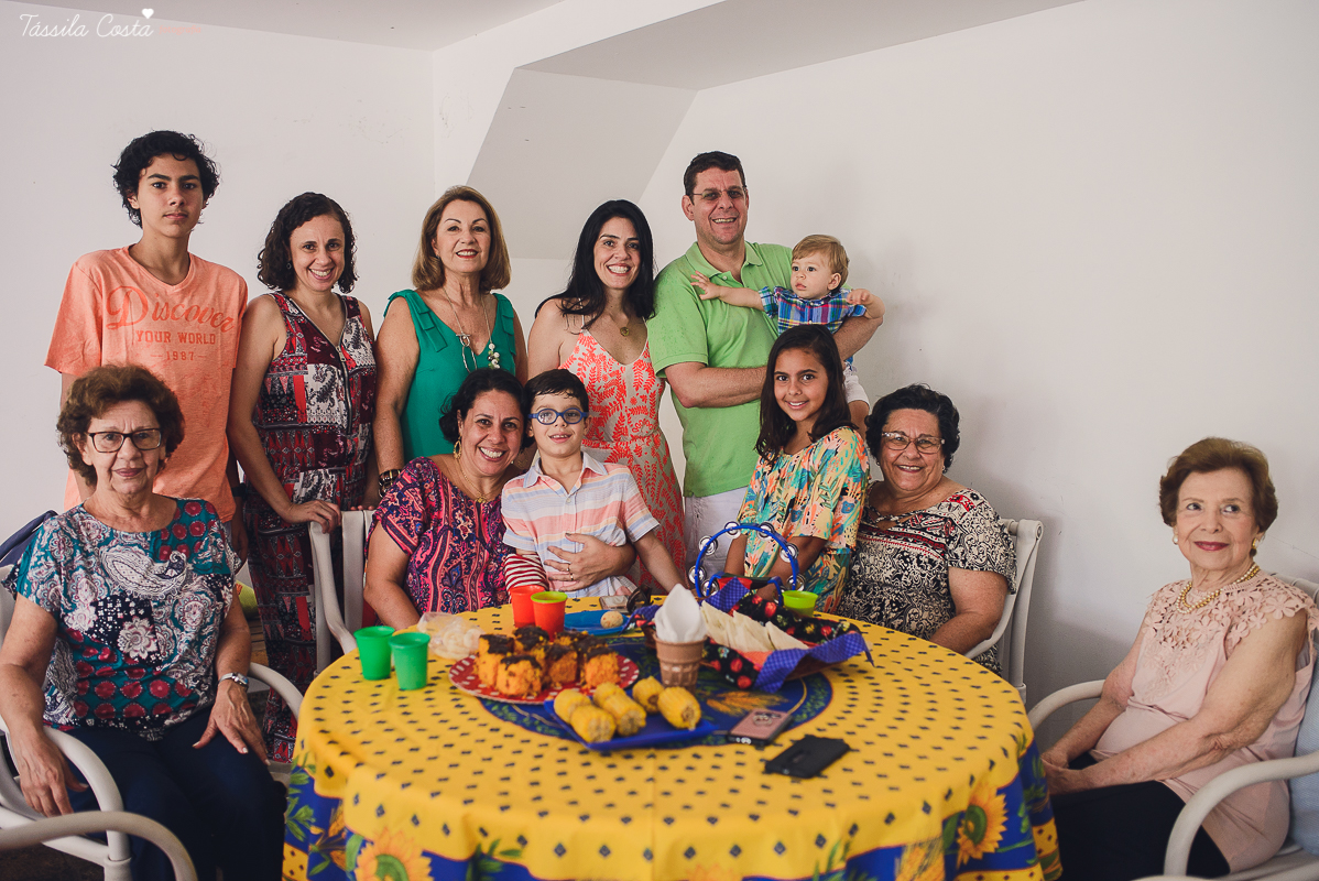 festa infantil na casa da vó, no bairro Ilha do Frade, família Tommasi, Loratórios Tommasi, Vitória ES, decoração Ipê Amarelo Festas, Filmagem Mano Birck
