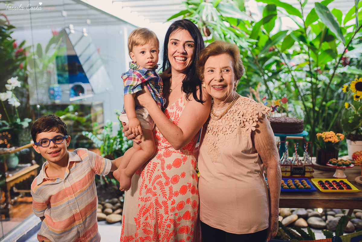 festa infantil na casa da vó, no bairro Ilha do Frade, família Tommasi, Loratórios Tommasi, Vitória ES, decoração Ipê Amarelo Festas, Filmagem Mano Birck