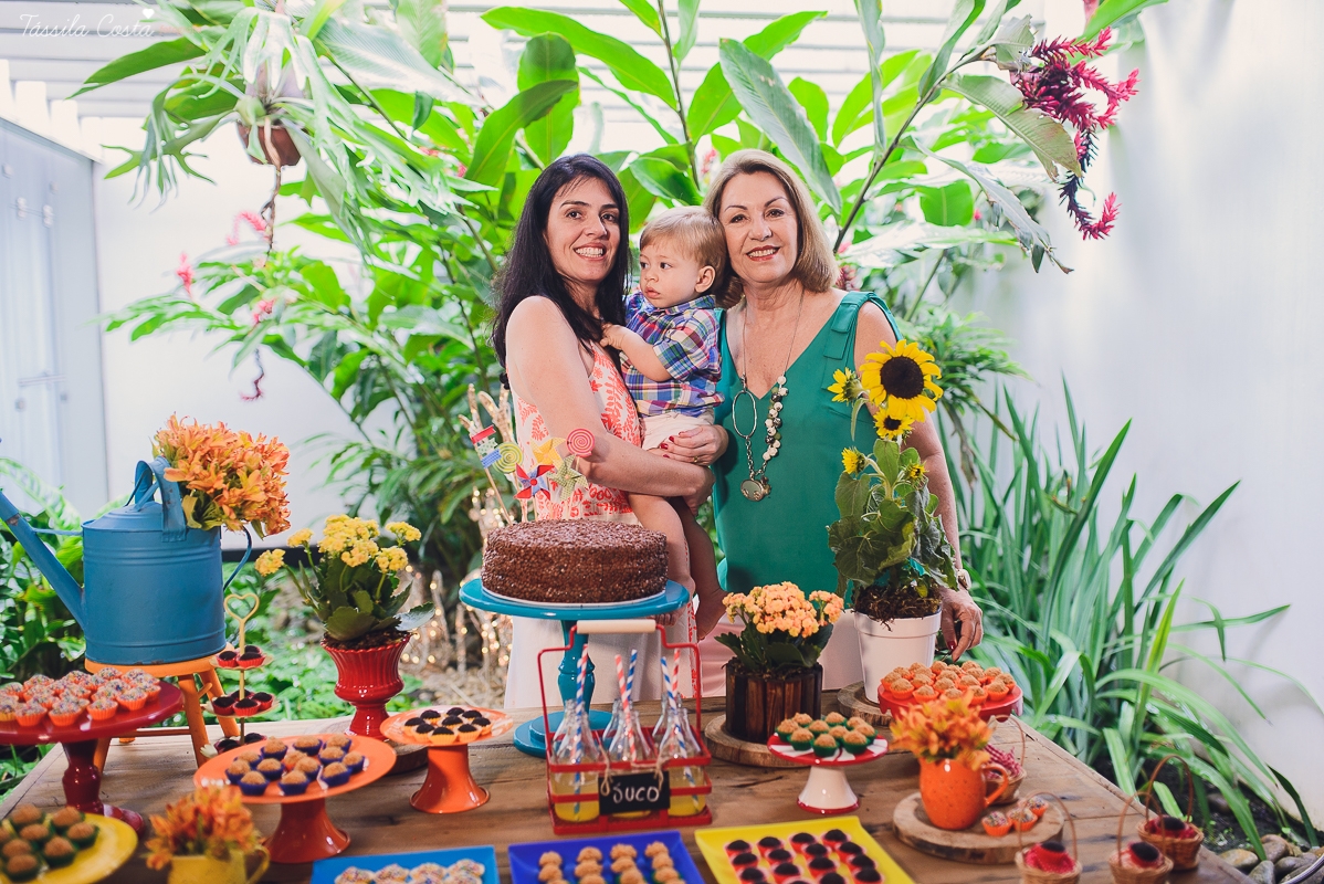 festa infantil na casa da vó, no bairro Ilha do Frade, família Tommasi, Loratórios Tommasi, Vitória ES, decoração Ipê Amarelo Festas, Filmagem Mano Birck