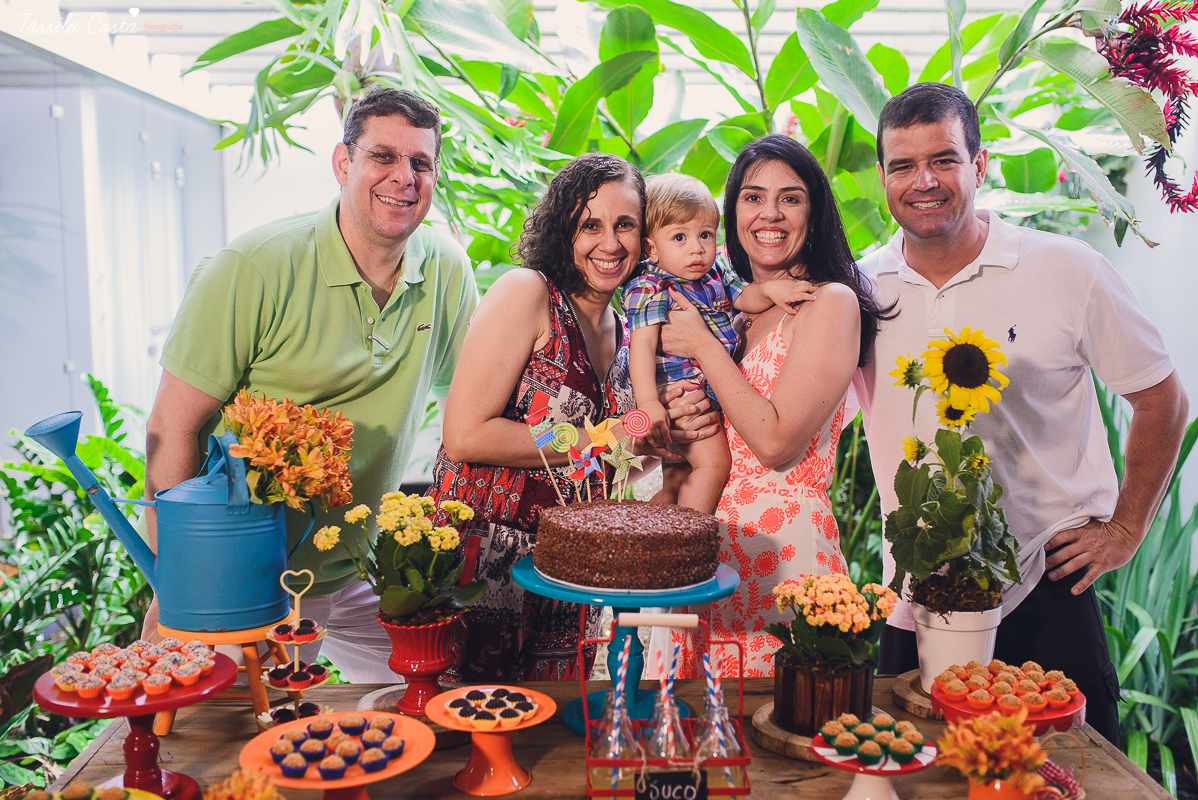 festa infantil na casa da vó, no bairro Ilha do Frade, família Tommasi, Loratórios Tommasi, Vitória ES, decoração Ipê Amarelo Festas, Filmagem Mano Birck