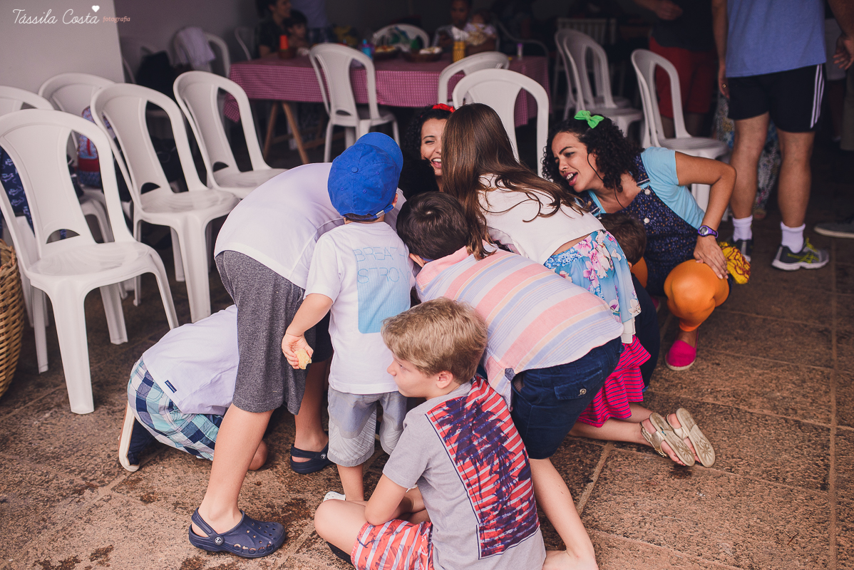 festa infantil na casa da vó, no bairro Ilha do Frade, família Tommasi, Loratórios Tommasi, Vitória ES, decoração Ipê Amarelo Festas, Filmagem Mano Birck