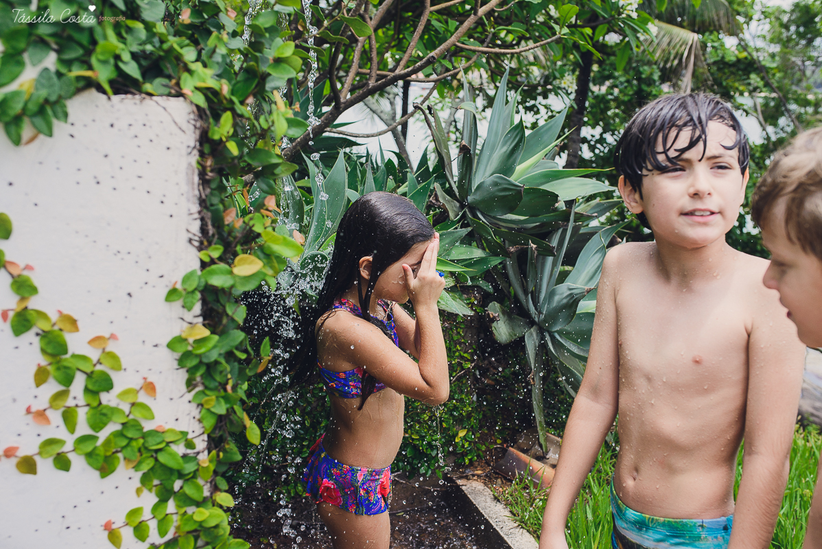 festa infantil na casa da vó, no bairro Ilha do Frade, família Tommasi, Loratórios Tommasi, Vitória ES, decoração Ipê Amarelo Festas, Filmagem Mano Birck