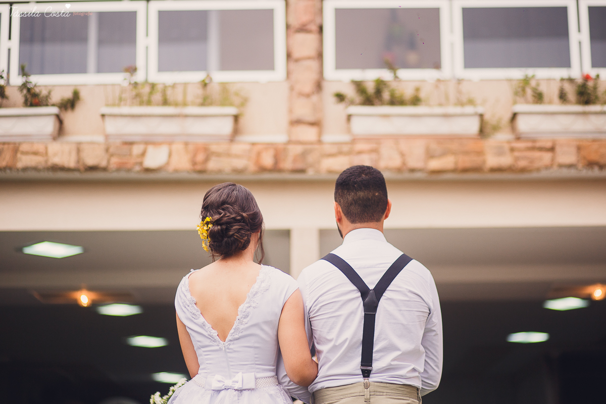 casamento em cobilândia, no cerimonial Aconchego, festa de dia, casamento de dia, decoração linda do casamento, noiva de vestido curto, maquiagem e cabelo da noiva Larrissa Rodrigues
