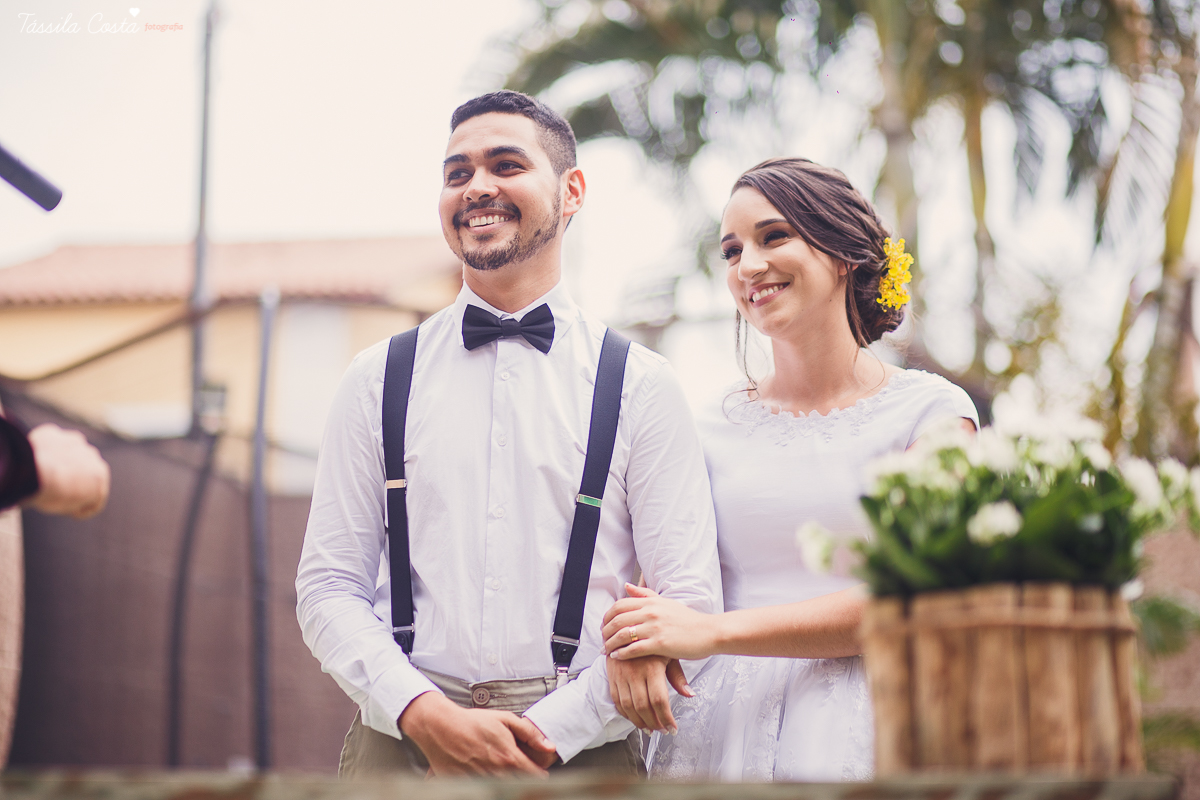 casamento em cobilândia, no cerimonial Aconchego, festa de dia, casamento de dia, decoração linda do casamento, noiva de vestido curto, maquiagem e cabelo da noiva Larrissa Rodrigues
